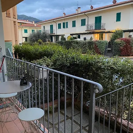 Zia Sara * Pietrasanta